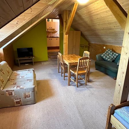 Apartmánový dům Obecná škola Svetlik Exteriér fotografie