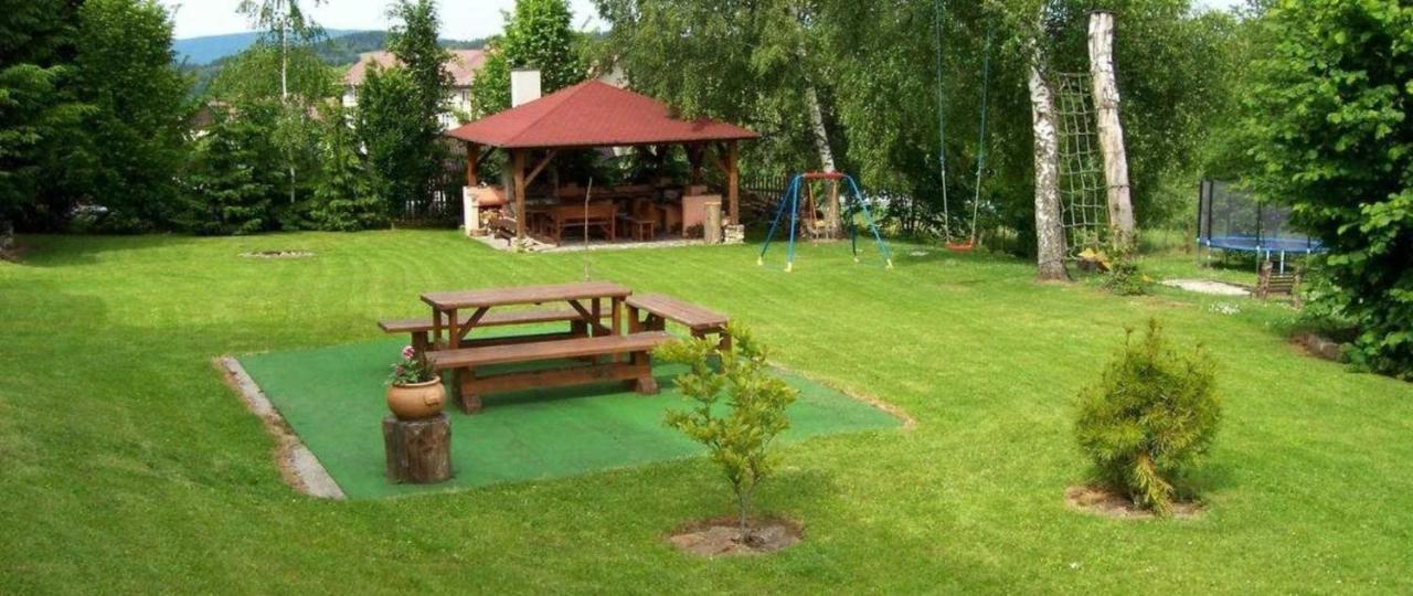 Apartmánový dům Obecná škola Svetlik Exteriér fotografie