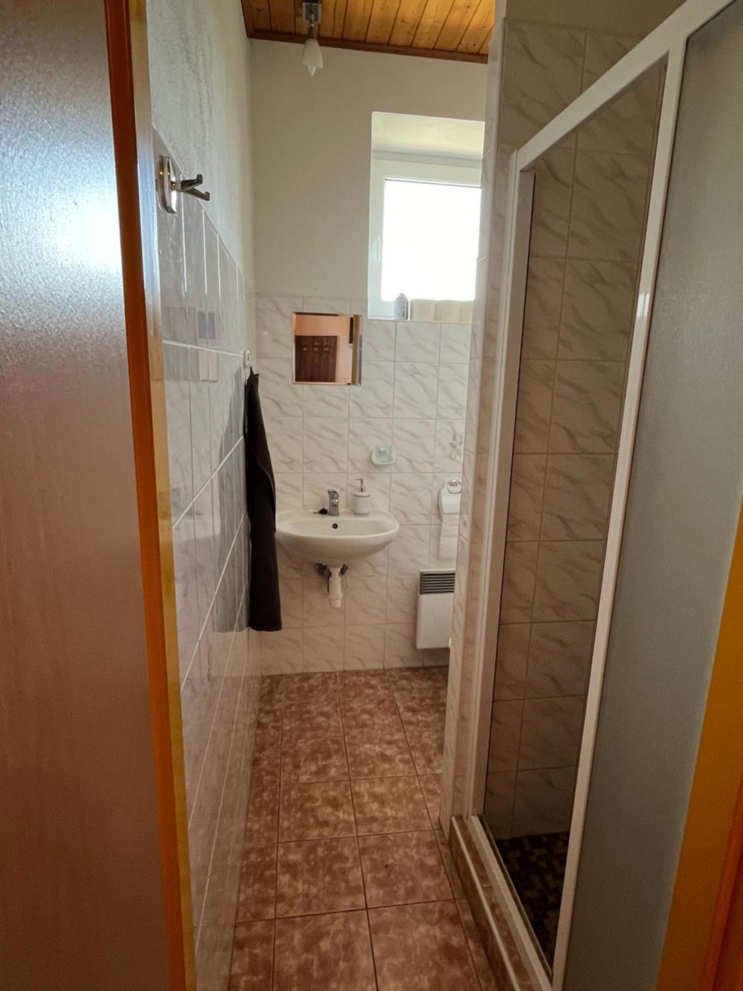Apartmánový dům Obecná škola Svetlik Exteriér fotografie