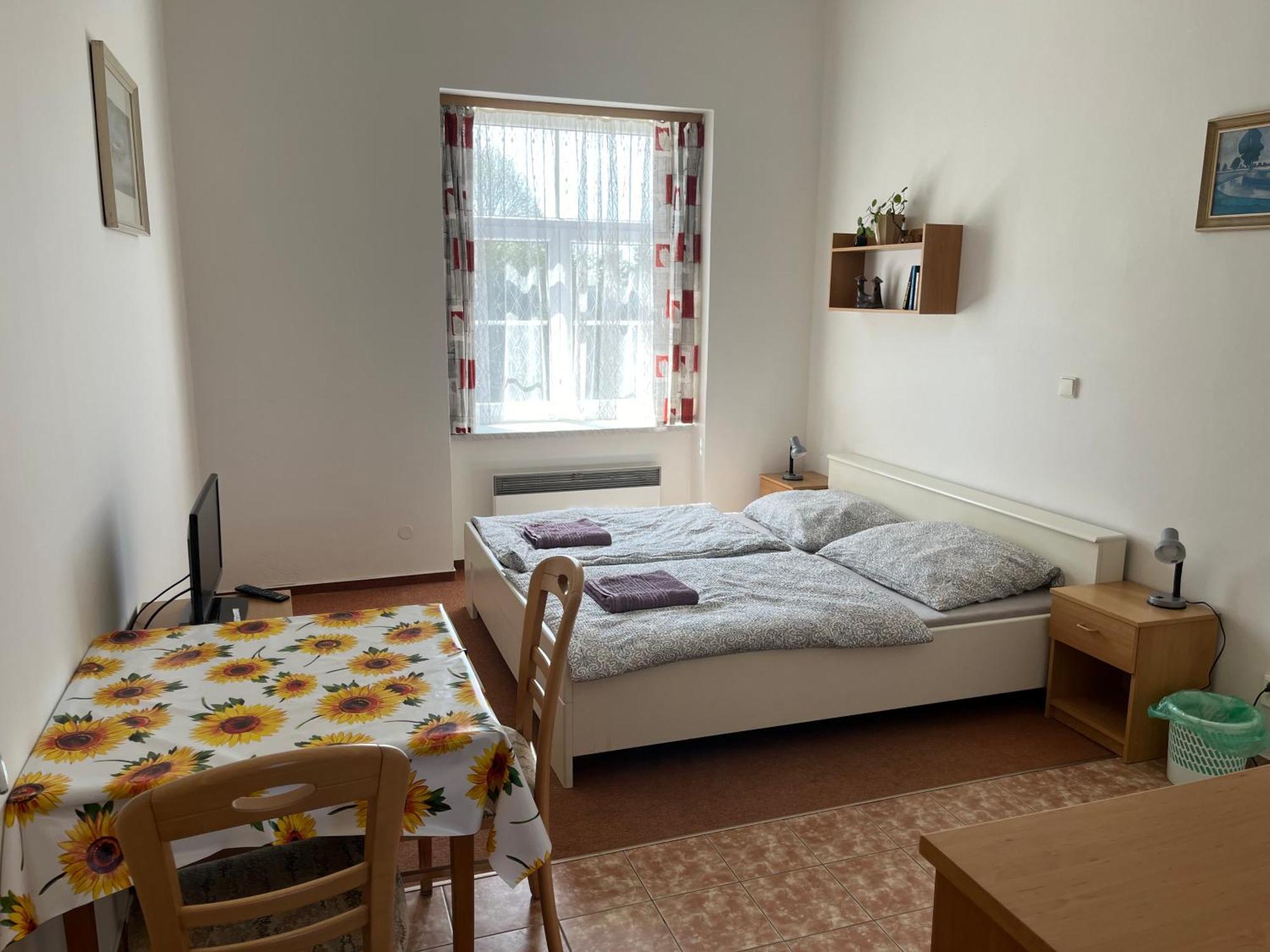 Apartmánový dům Obecná škola Svetlik Exteriér fotografie