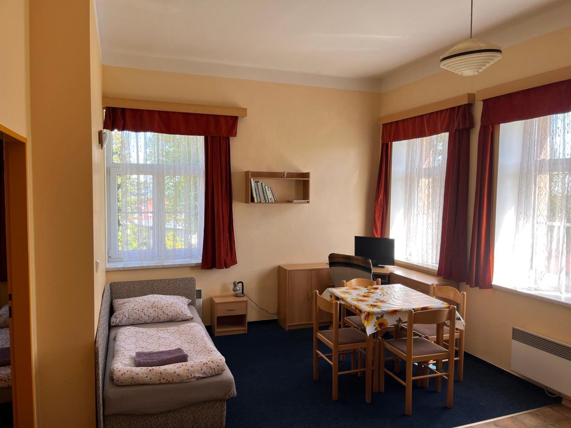 Apartmánový dům Obecná škola Svetlik Exteriér fotografie