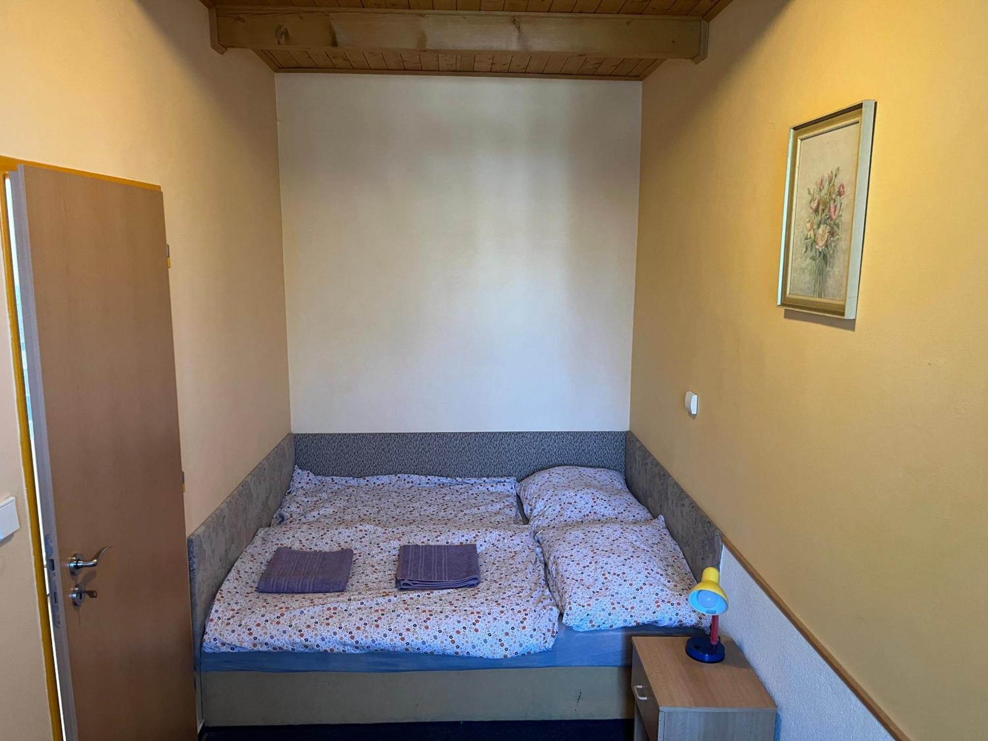 Apartmánový dům Obecná škola Svetlik Exteriér fotografie
